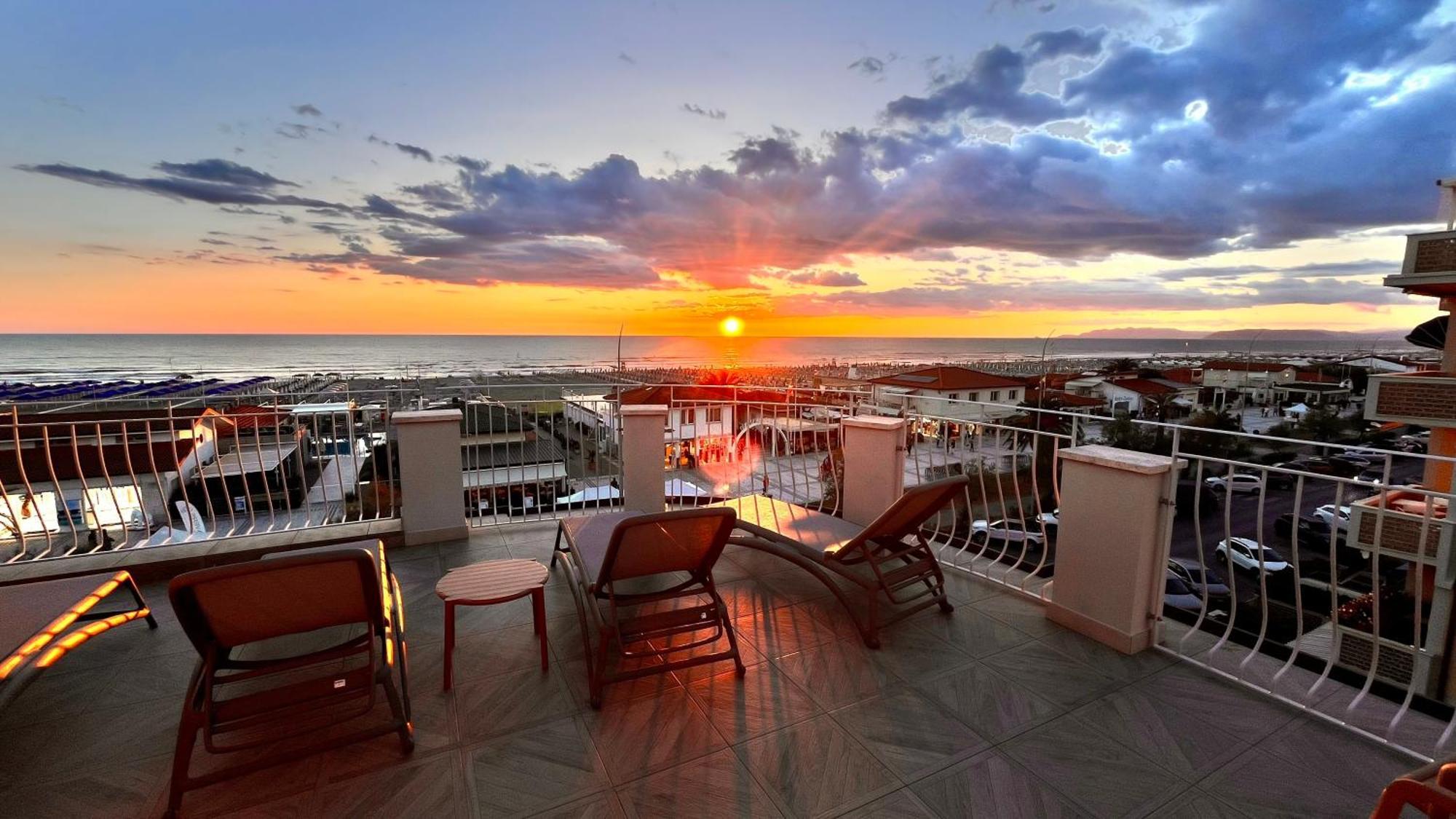 Hotel Medusa Лідо-ді-Камайоре Екстер'єр фото